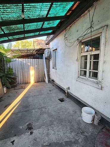 Недвижимость: Сдаётся компактная комната со своим санузлом и душевой зоной. 3х — 10