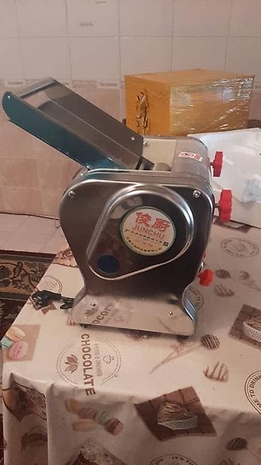 тестоме: Кухонные тестомесь.электрический лапшерезка.стол . И газ плиты 2х 3х — 1