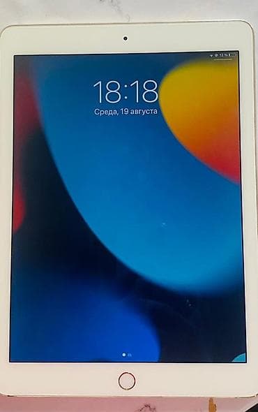 iphone v: Apple iPad, золотистый цвет корпуса - Экран 9.7" Retina с высокой — 1