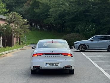 byd e2 2023: Hyundai Grandeur: 2022 г. — 3