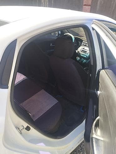 салон б4: Kia Rio: 2015 г., 1.6 л, Автомат, Бензин, Седан — 4