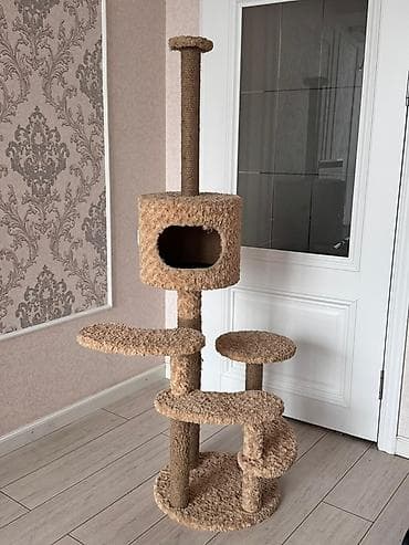 картонный дом: Продаю игровой комплекс, домик или башня для кошек, предназначенная — 1