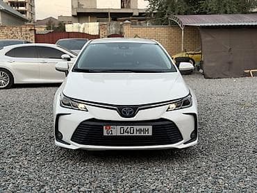 byd e2 2021: Toyota Corolla: 2021 г., 1.8 л, Вариатор, Гибрид, Седан — 1