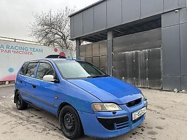 Mitsubishi Space Star: 2000 г., 1.3 л, Механика, Бензин, Минивэн