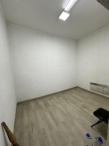 Сдаются помещения . 1й кабинет 12м2 в месяц 15.000сом 2й кабинет