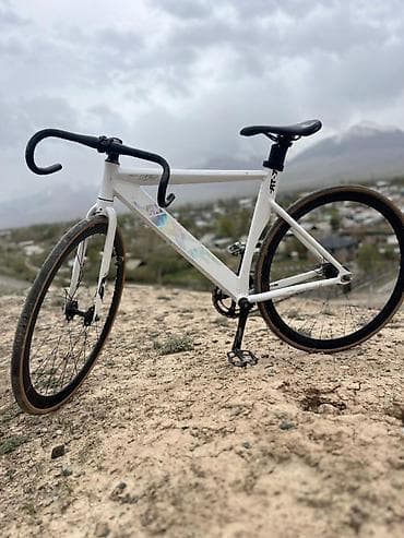 Фикс-байк (single speed) с трековой геометрией - Рама: алюминий