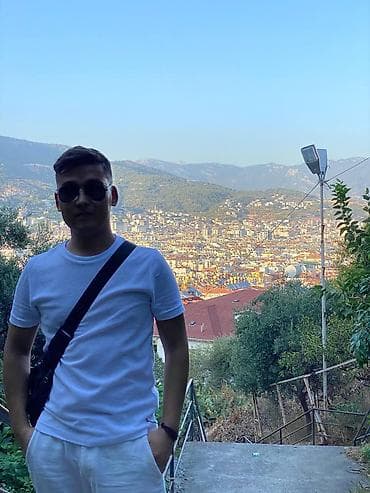 Футболки: Белая базовая футболка мужская - Классический крой с круглым вырезом — 1