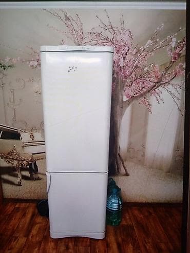 Холодильник Indesit, Б/у, Двухкамерный, No frost, 55 * 190 * 55