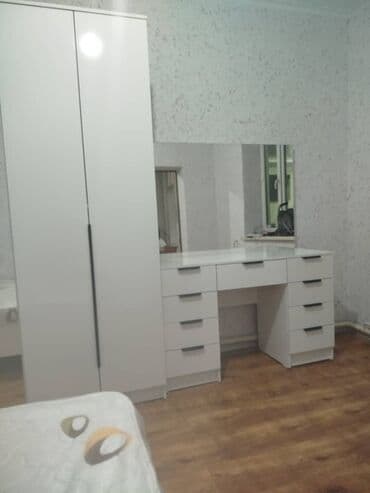 Спальный гарнитур, Б/у, Трюмо, Шкаф, Двуспальная кровать, Кыргызстан, Платная доставка, Самовывоз, цвет - Белый