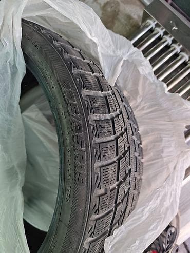 продаю шины зимние: Комплект зимних шин (4 шт.) в пакетах. Характеристики: - Размер — 2