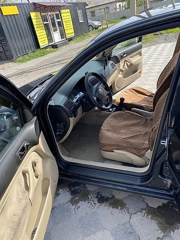 для такси авто: Volkswagen Golf: 2001 г., 1.6 л, Бензин, Хэтчбэк — 9