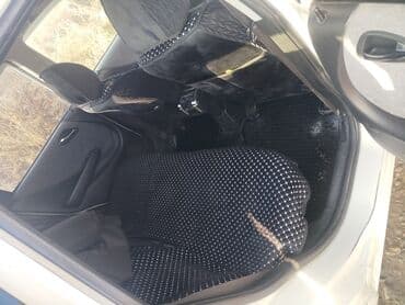 порог на фит: Honda Fit: 2002 г., 1.3 л, Автомат, Бензин, Хэтчбэк — 5