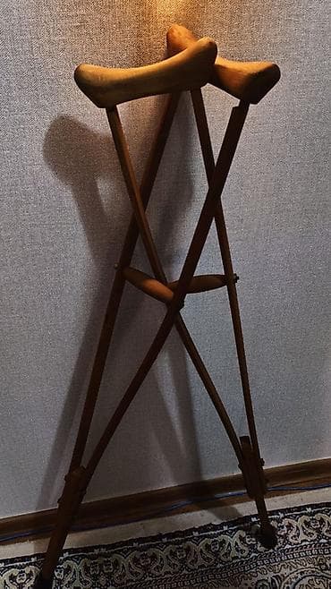 деревянные костыли: Деревянные подмышечные костыли (пара) - Материал: массив дерева — 3