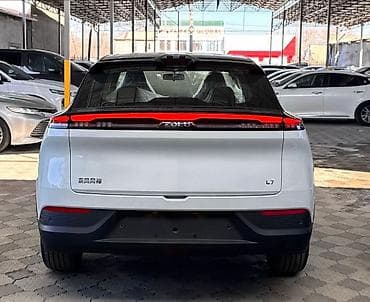 2025: Dongfeng : 2025 г., Электромобиль — 4