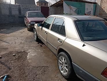 аудио техника: Mercedes-Benz W124: 1987 г., Седан — 6