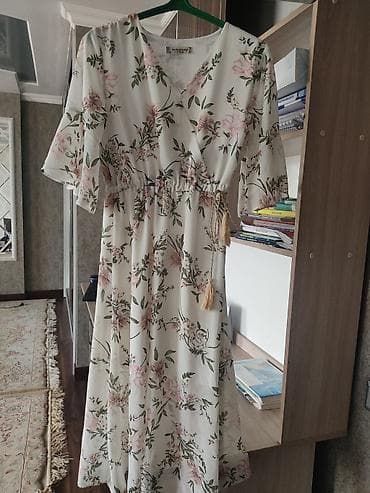 Спорттук кийим: Продаю платье,брала за 2500 .Но носила 1раз только.Легкое,не облигает — 1