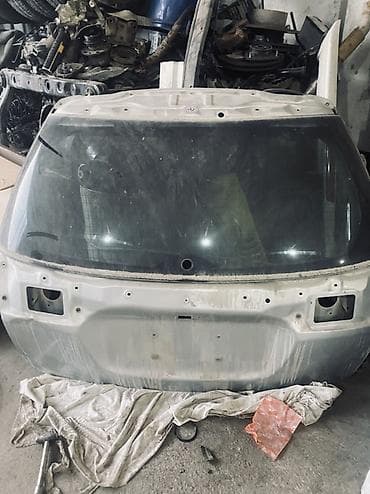 Крышка багажника Subaru