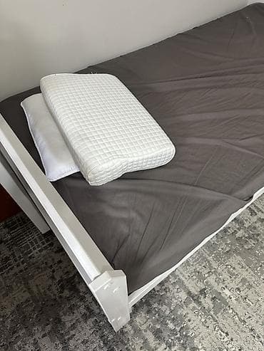 small table: Односпальная кровать, С матрасом, длина - 200 см — 2