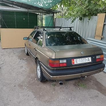 обмен на левый: Volkswagen Passat: 1990 г., 1.8 л, Механика, Бензин, Хэтчбэк — 9