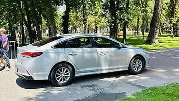 электрокар седан: Hyundai Sonata: 2018 г., 2 л, Автомат, Газ, Седан — 2