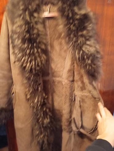 Натуральная дубленка одевала пару раз . Сейчас стала мала,поэтому