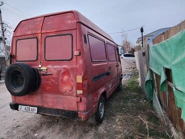 скутер с документами: Легкий грузовик, Mercedes-Benz — 5