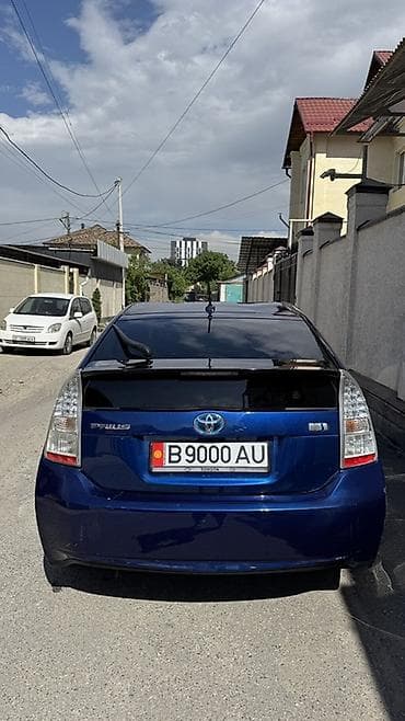 corolla 2004: Toyota Prius: 2011 г., 1.8 л, Вариатор, Гибрид, Хэтчбэк — 3