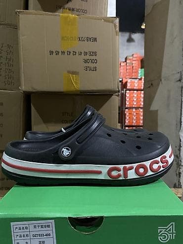 изи кроксы: Клоги Crocs, черные, с массивной подошвой и объемным логотипом “crocs” — 2