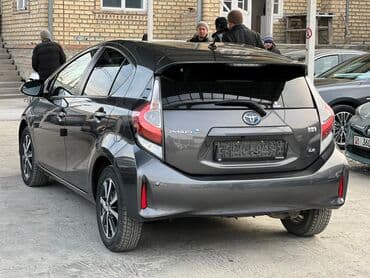 расрочка авто: Toyota Prius: 2019 г., 1.5 л, Вариатор, Гибрид, Хэтчбэк — 7