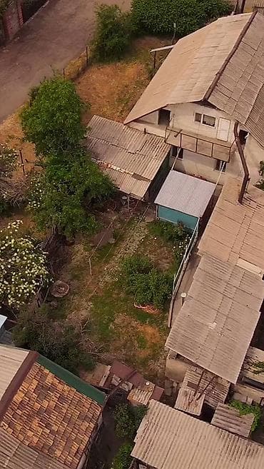 Продажа домов: Продается 2 этажный дом с участком Район Азия молл Участок 3 сотки — 3