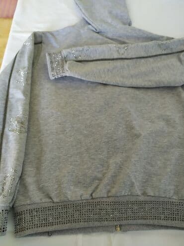 книги художественная литература: Кофта с капюшоном в отличном состоянии. Турция. Размер 158см — 2