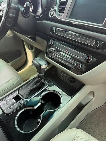 mini ev: Kia Carnival: 2019 г., Автомат, Минивэн — 3