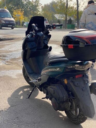 сколько стоит спортивные мотоциклы: Макси-скутер 150 куб. см, Бензин, Б/у — 3