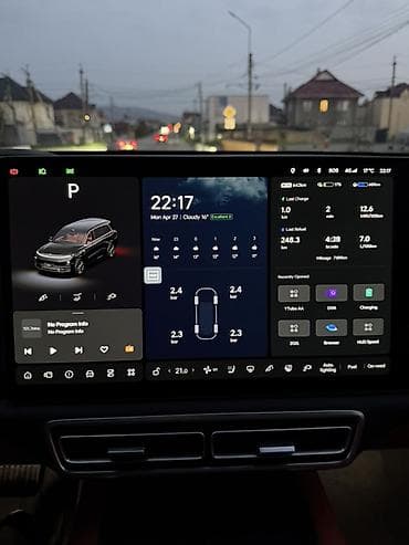 порте 2: Lixiang L9: 2025 г., Гибрид, Кроссовер — 9