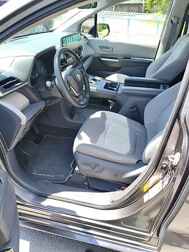 matiz diska: Toyota Sienna: 2021 г., 2.5 л, Вариатор, Гибрид, Минивэн — 7