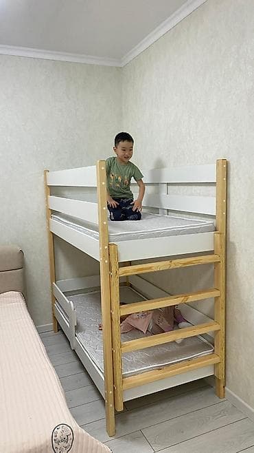 двухъярусные кровати из дерева: Двухъярусная детская кровать, Натуральное дерево, цвет - Белый — 1