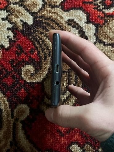 tecno 8c: Смартфон с классическим корпусом и съёмной задней крышкой — 2