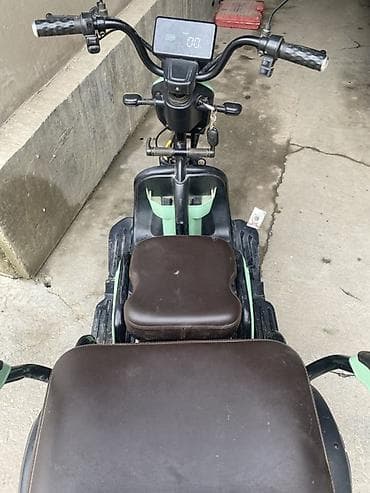 мото транспорт: Электрический трёхколёсный скутер с двумя сиденьями - Компоновка: три — 4