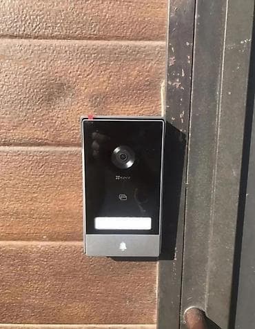 Умный видеодомофон/дверной звонок с камерой - Бренды на фото: EZVIZ /