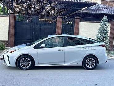 1: Toyota Prius: 2021 г., 1.8 л, Робот, Гибрид, Лифтбек — 5
