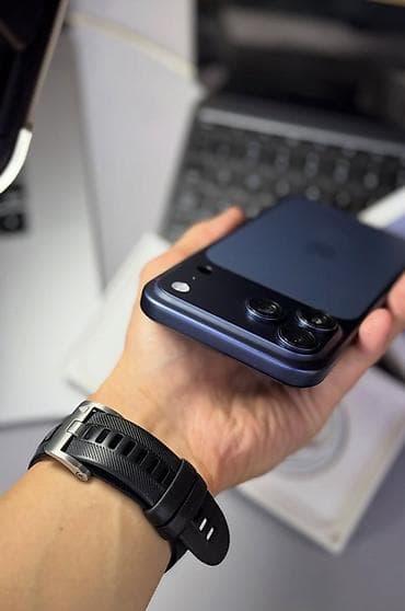 macbook 11: IPhone 17 Pro Max, Б/у, 256 ГБ, Blue Titanium, Зарядное устройство, Коробка, 100 % — 5