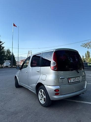 lada 14: Toyota Yaris Verso: 2000 г., 1.3 л, Механика, Бензин, Хэтчбэк — 5
