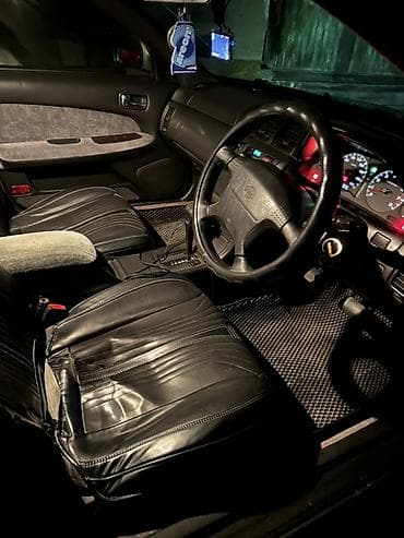 Nissan : 1997 г., 2 л, Автомат, Бензин, Седан