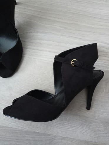 шлепки на каблуке: Новые босоножки на каблуке, размер 38.5 Nine West, куплены в США — 2