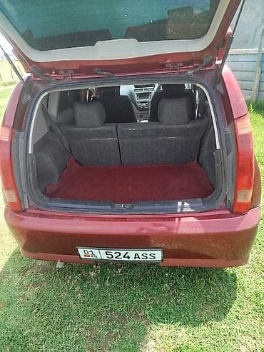 лабо 2004: Toyota Opa: 2001 г., Универсал — 4