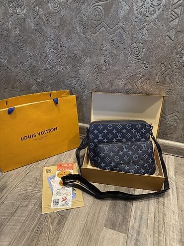 Барсетка, Louis Vuitton, Множество карманов, Регулируемый ремень, Съёмный ремень, Новый