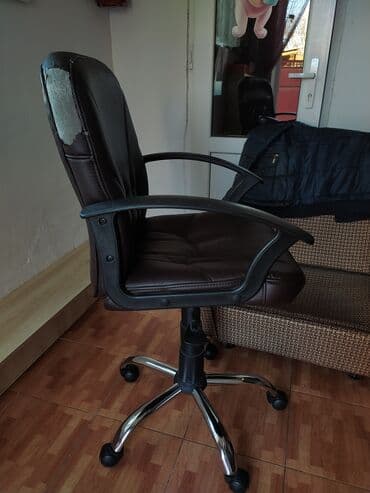 офисная мебель кресло: Офисное кресло, С колесиками, цвет - Коричневый, Экокожа — 2