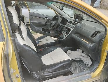 Honda Civic: 2001 г., 1.5 л, Кол менен иштөөчү, Бензин, Хетчбек — 4