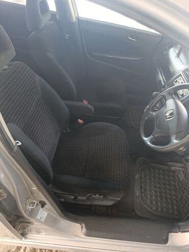 продажа прицепов для легковых автомобилей бу: Honda Stream: 2002 г., 2 л, Автомат, Бензин, Минивэн — 8