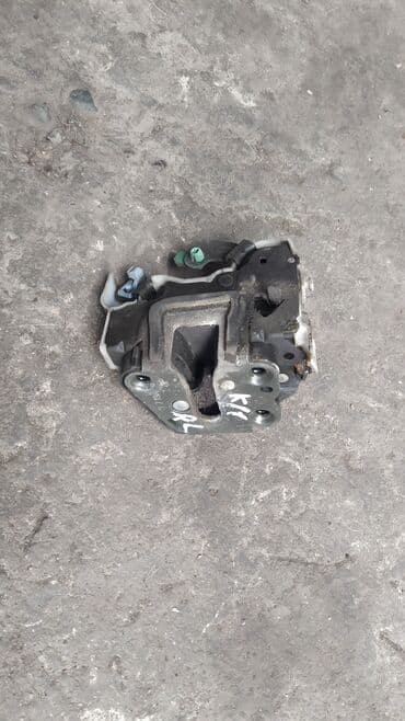 Nissan March K11 замок центральный, Ниссан Марч К11 замок двери